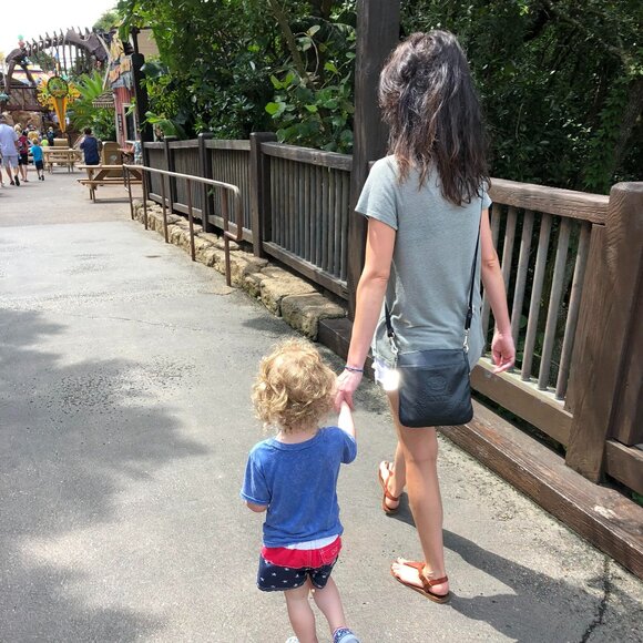 Meet your Posher, Samantha - Picture 2 of 2